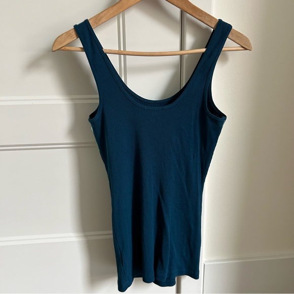 NWOT Gorgeous Sequin Express Tank Top - Picture 3 of 4